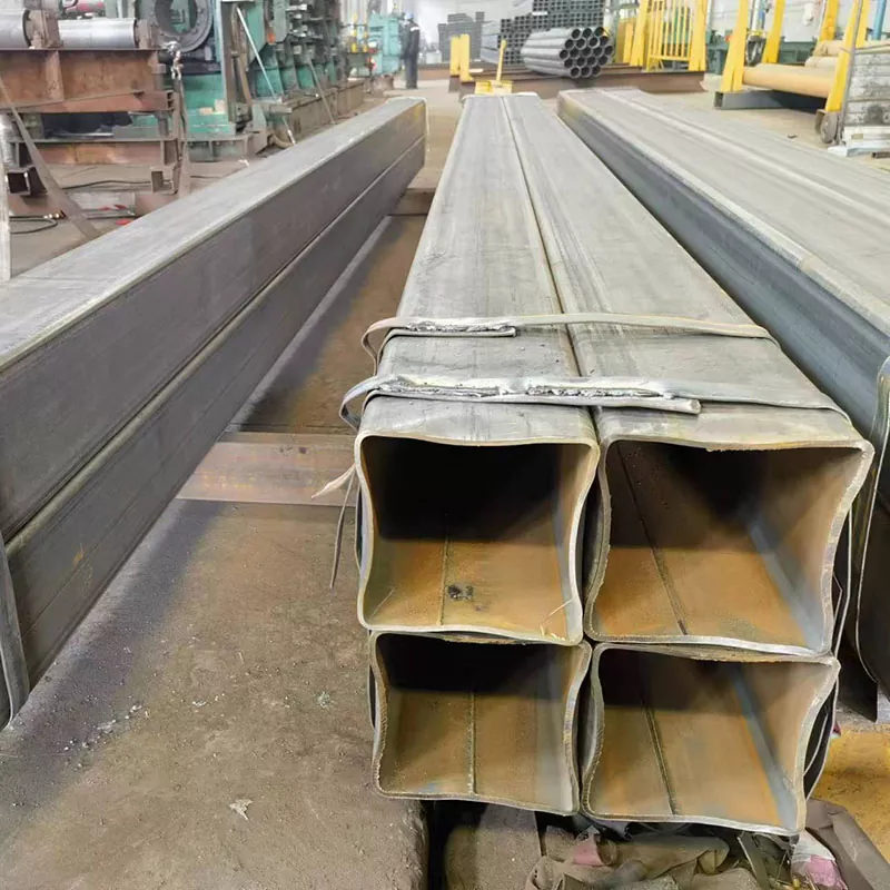 बड़ी कैलिबर काली आयताकार ट्यूब